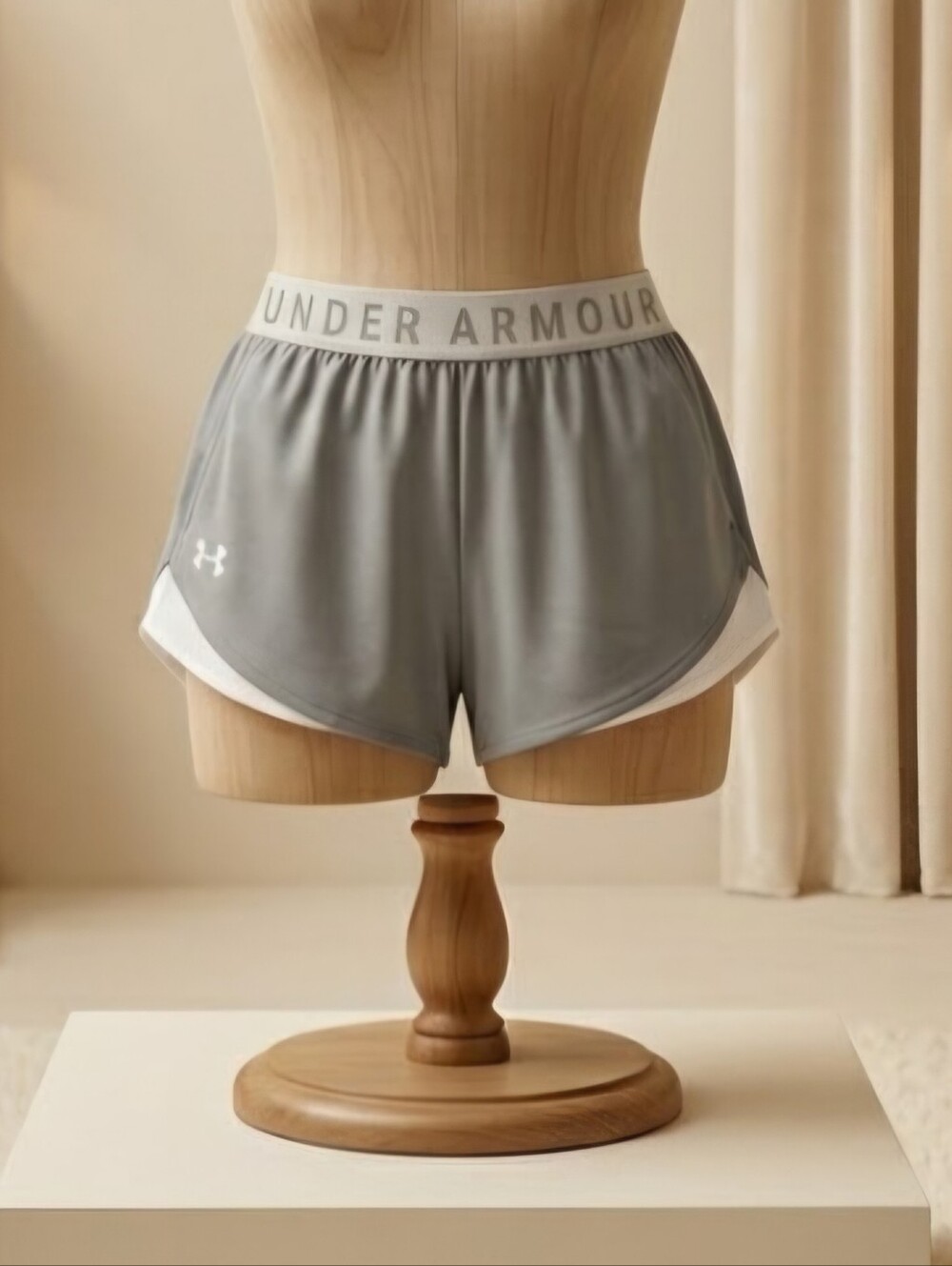 Under Armour Gray Two-Tone HeatGear Shorts — Size Small
